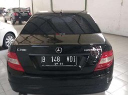 DIY Yogyakarta, Mercedes-Benz C-Class C200 2009 kondisi terawat 5