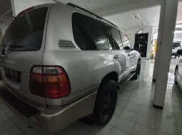 Jual mobil bekas murah Toyota Land Cruiser 2001 di Jawa Timur 4