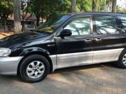 Mobil Kia Sedona 2005 terbaik di Banten 6