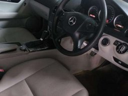 DIY Yogyakarta, Mercedes-Benz C-Class C200 2009 kondisi terawat 3