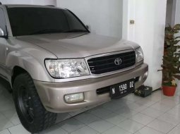 Jual mobil bekas murah Toyota Land Cruiser 2001 di Jawa Timur 2