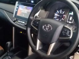 Mobil Toyota Kijang Innova 2017 V dijual, DKI Jakarta 4