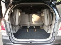 Jual Toyota Kijang Innova V 2010 harga murah di Lampung 3