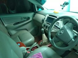 Jawa Barat, Toyota Kijang Innova J 2013 kondisi terawat 2