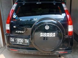 Mobil Honda CR-V 2006 2.0 i-VTEC dijual, Kalimantan Selatan 3