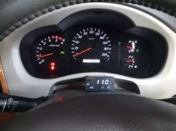 Jual Toyota Kijang Innova V 2010 harga murah di Lampung 1