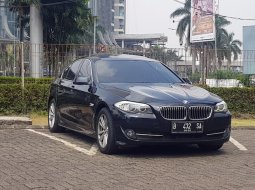 Mobil BMW 5 Series 523i 2010 terawat di DKI Jakarta 1