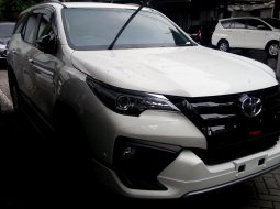 Toyota Fortuner TRD Sportivo 2019 terbaik di Jawa Timur  3