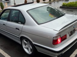 Dijual mobil bekas BMW 5 Series 535i 1991, DKI Jakarta 2