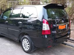 Jawa Barat, jual mobil Toyota Kijang Innova V 2012 dengan harga terjangkau 9
