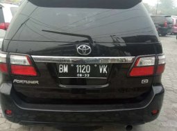 Mobil Toyota Fortuner 2009 G dijual, Riau 3