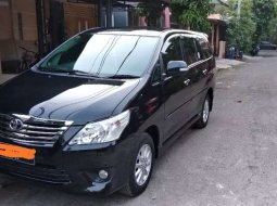 Jawa Barat, jual mobil Toyota Kijang Innova V 2012 dengan harga terjangkau 4