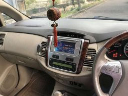 Jual mobil Toyota Kijang Innova V Luxury 2014 bekas, Jawa Timur 10