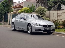 Jual cepat BMW 3 Series 320i 2013 bekas di DKI Jakarta 5