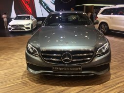 DKI Jakarta, dijual mobil Mercedes-Benz E-Class E 300 2019 terbaik  1