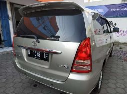 Jawa Timur, jual mobil Toyota Kijang Innova G 2005 dengan harga terjangkau 6