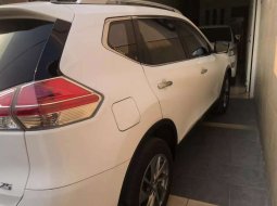 Dijual mobil bekas Nissan X-Trail 2.5 CVT, Jawa Timur  4