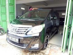 Sulawesi Selatan, Toyota Alphard X 2012 kondisi terawat 3