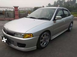 Jual mobil Mitsubishi Lancer 2000 bekas, Sumatra Barat 1