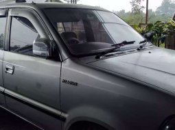 Mobil Toyota Kijang 2000 Kapsul terbaik di Sumatra Utara 6