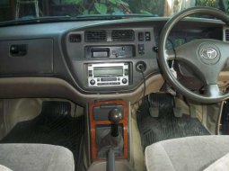 Jual mobil bekas murah Toyota Kijang Krista 2004 di DIY Yogyakarta 7