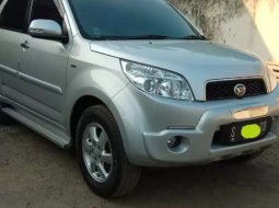 Jawa Timur, jual mobil Daihatsu Terios TX 2009 dengan harga terjangkau 5