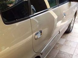 Jawa Barat, Kia Carens 2007 kondisi terawat 5