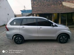 Dijual mobil bekas Daihatsu Xenia M DELUXE, Jawa Tengah  3