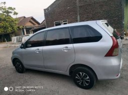 Dijual mobil bekas Daihatsu Xenia M DELUXE, Jawa Tengah  2