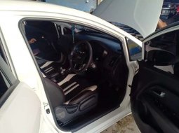 Jual mobil bekas murah Kia Rio 2017 di DIY Yogyakarta 2