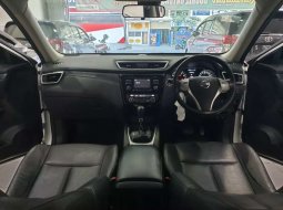 Jual mobil bekas murah Nissan X-Trail 2.5 2015 di Jawa Timur 9