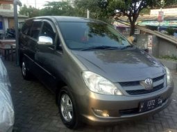 Dijual mobil bekas Toyota Kijang Innova E, Jawa Timur  5