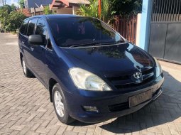 Mobil Toyota Kijang Innova 2006 2.0 G terbaik di Jawa Timur 3