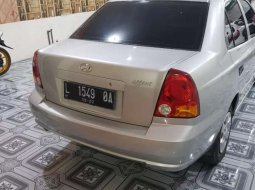 Mobil Hyundai Excel 2006 terbaik di Jawa Timur 4