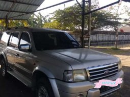 Jawa Timur, jual mobil Ford Everest XLT 2004 dengan harga terjangkau 2