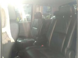 Jual Toyota Noah 2005 harga murah di Jawa Timur 1