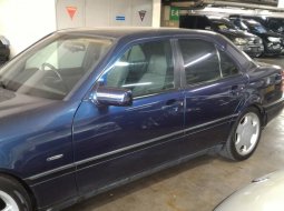 Dijual mobil bekas Mercedes-Benz C-Class C200 2001, DKI Jakarta 2