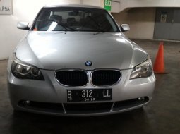 Mobil bekas BMW 5 Series 520i 2004 dijual, DKI Jakarta 1