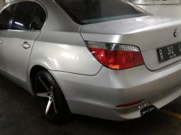 Mobil bekas BMW 5 Series 520i 2004 dijual, DKI Jakarta 4