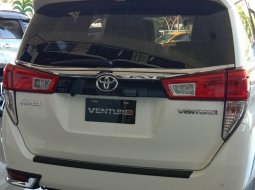 Mobil Toyota Innova Venturer 2019 dijual, Jawa Timur 1