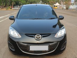 Dijual cepat mobil Mazda 2 V AT 2012 bekas di DKI Jakarta 3