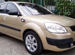 Mobil Kia Pride 2007 terbaik di Jawa Barat 7