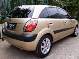 Mobil Kia Pride 2007 terbaik di Jawa Barat 6