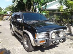 Mobil Nissan Terrano 2002 terbaik di Kalimantan Timur 1