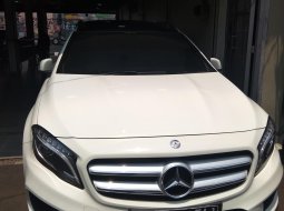 Jual cepat Mercedes-Benz GLA 200 Gasoline 2015 murah di DKI Jakarta 1