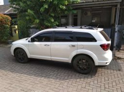 Mobil Dodge Journey 2012 SXT terbaik di Jawa Barat 5