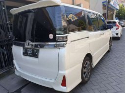 Mobil Toyota Voxy 2018 dijual, Jawa Timur 7