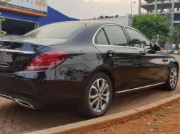 Dijual mobil bekas Mercedes-Benz C-Class C200, Banten  6