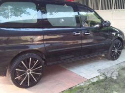 Dijual mobil bekas Kia Carnival GS, Jawa Timur  2