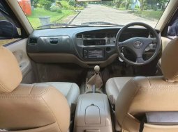 Jual mobil Toyota Kijang LGX-D 2004 bekas di Jawa Tengah 6